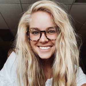 Meet your Posher, Lauren